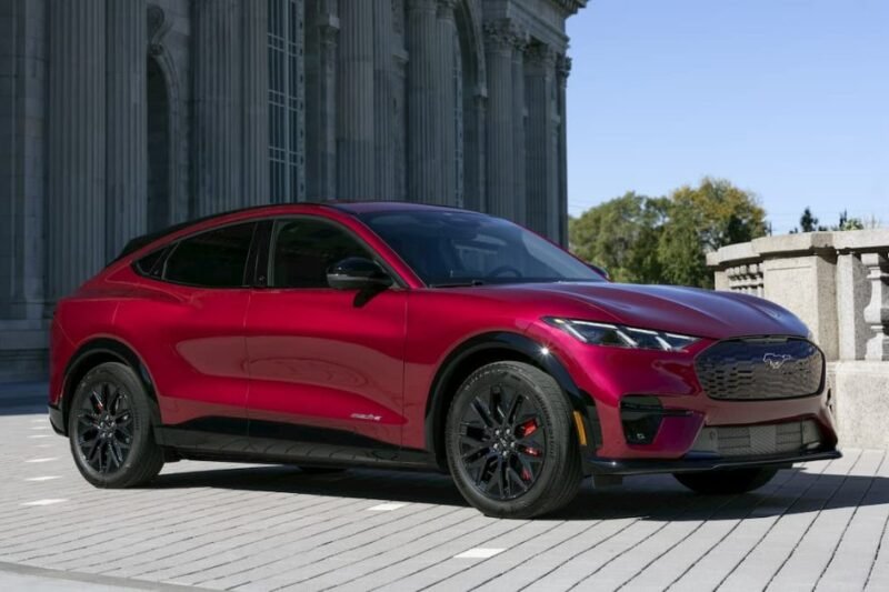 Ford halts Mustang Mach-E sales and is recalling +300,000 models
