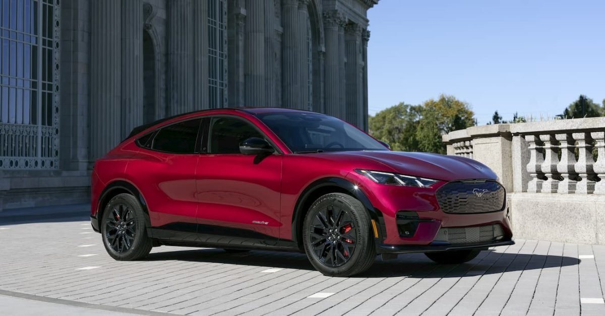 Ford halts Mustang Mach-E sales and is recalling +300,000 models