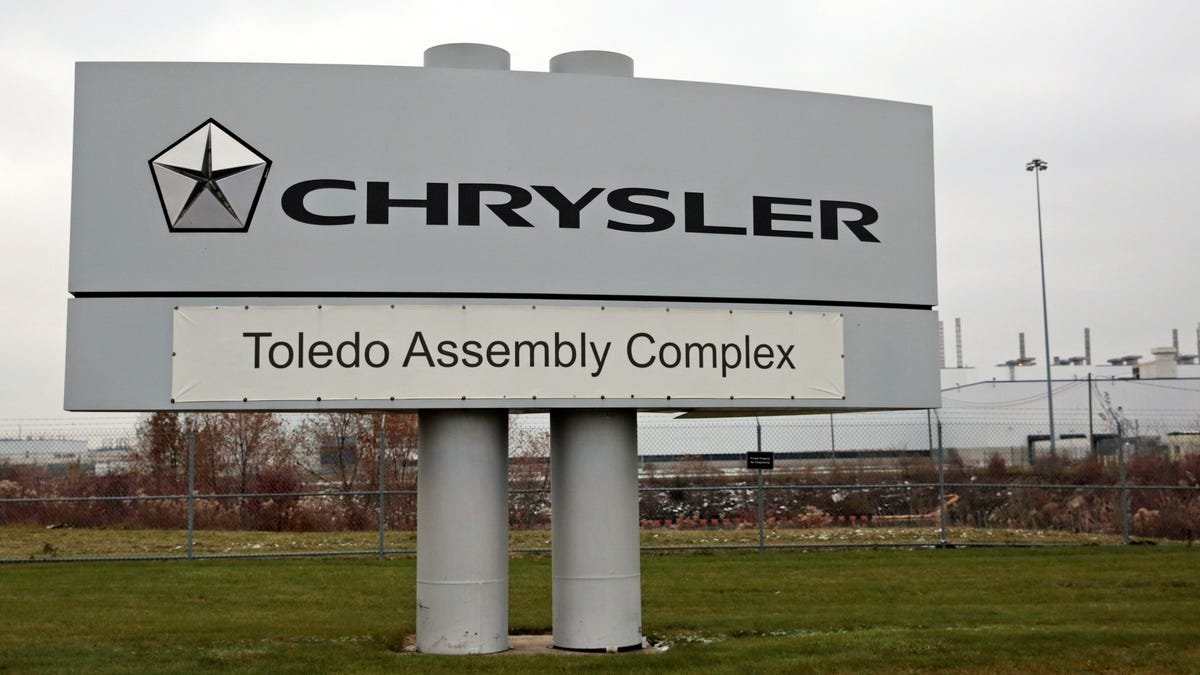 Chrysler, Lincoln, BMW among over 500,000 vehicles recalled