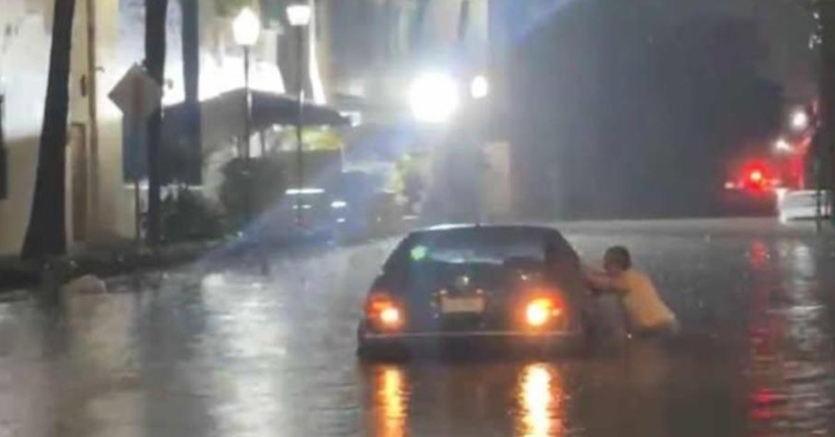 Civil Protection in Puerto Vallarta shares safety tips for flooded roads to help drivers stay calm
