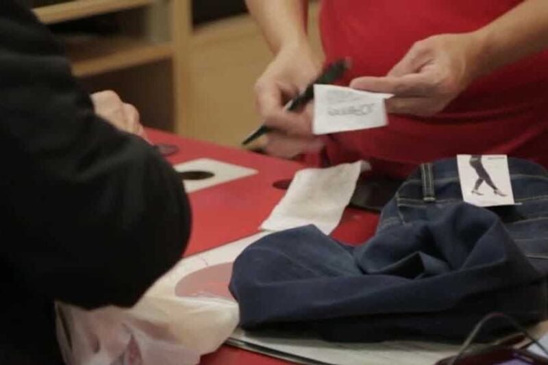Consumer Reports reviews store return policies