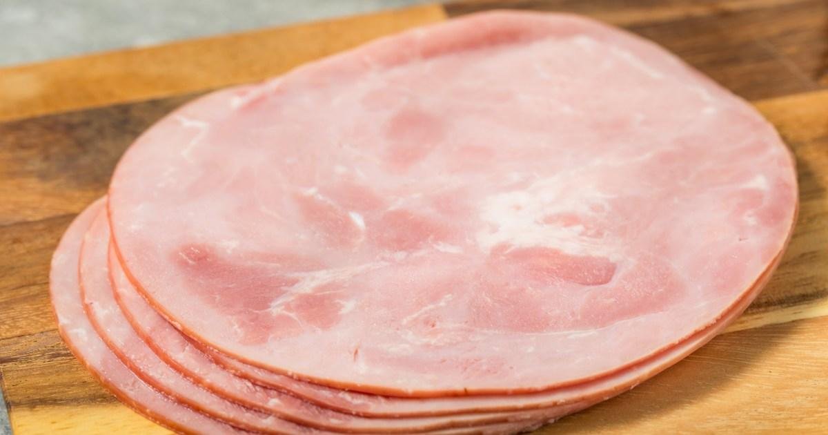 Over 143,000 pounds of popular US lunch meat recalled over 'labeling error' | News US